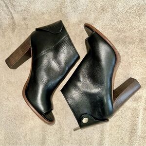 COACH Labelle Black Leather Peep Toe Ankle Booties Zip Block Heel Shoes Size 7B